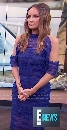 Catt’s blue lace cold-shoulder dress on E! News