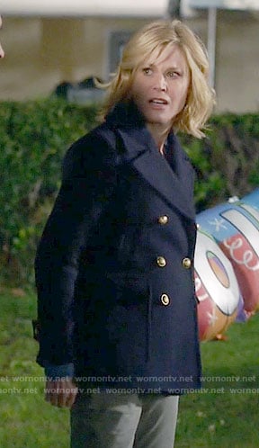 Claire's navy peacoat on Modern Family