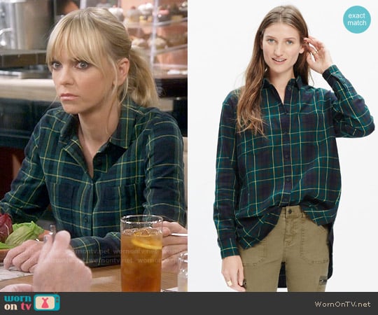 Madewell Oversized Boyshirt in Irwin Plaid worn by Christy Plunkett (Anna Faris) on Mom