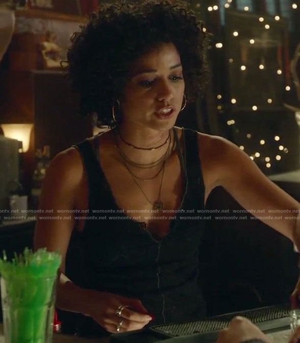Maia’s black lace top on Shadowhunters