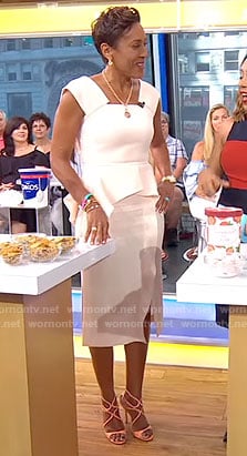 Robin’s pink ruffled dress on Good Morning America