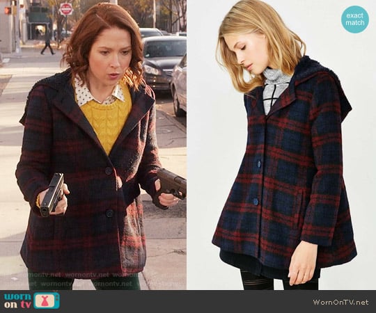 BB Dakota Kellen Plaid Sherpa-Hood Jacket worn by Kimmy Schmidt (Ellie Kemper) on Unbreakable Kimmy Schmidt