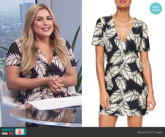 Missguided Print Plunge T-Shirt Dress worn by Carissa Loethen Culiner on E! News