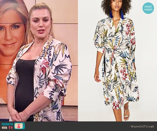 WornOnTV: Carissa’s floral printed kimono on E! News | Carissa Loethen ...