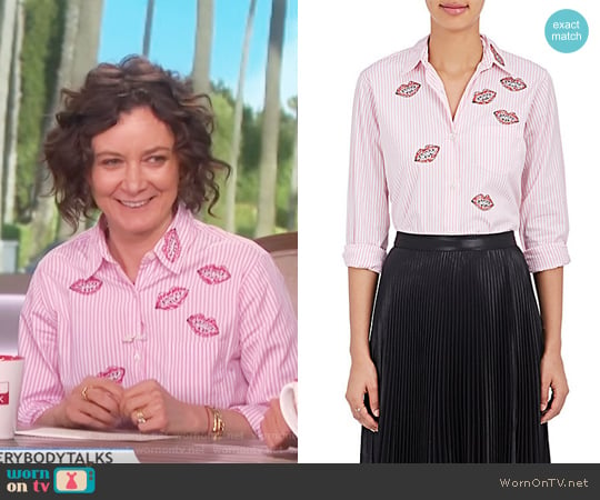 Lips Cotton Poplin Shirt by Jimi Roos worn by Sara Gilbert on The Talk