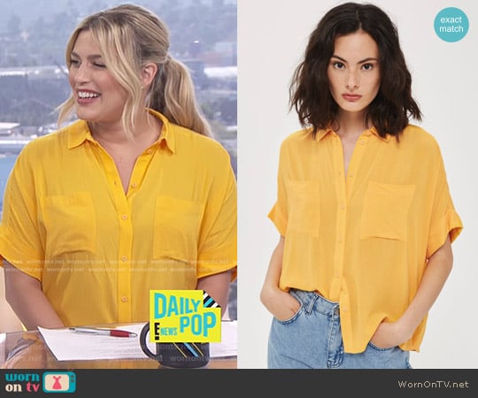 Short Sleeve Shirt by Topshop worn by Carissa Loethen Culiner on E! News