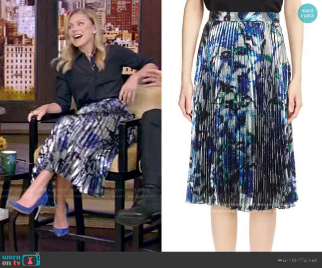 lamé pleated skirt by Christopher Kane worn by Kelly Ripa on Live with Kelly and Ryan