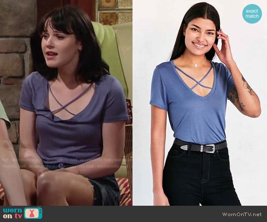 Project Social Karlie Tee worn by Tessa Porter (Cait Fairbanks) on The Young and the Restless