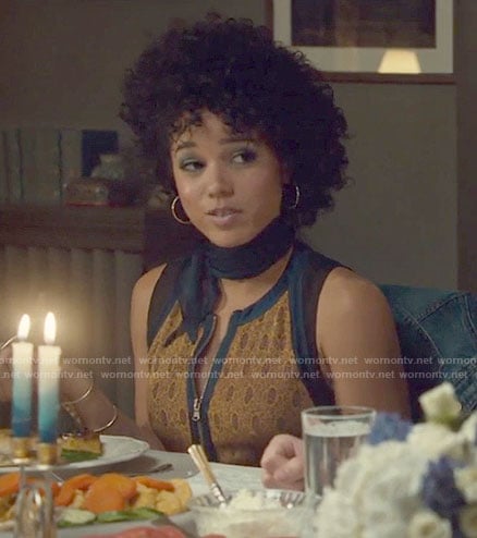 Maia’s yellow floral print dress on Shadowhunters