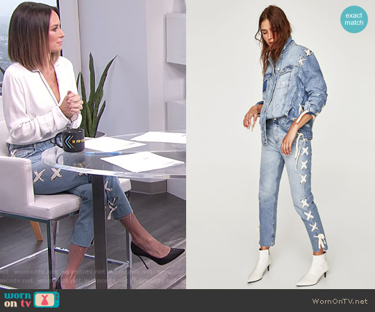 Straight Jeans with Eyelets worn by Catt Sadler on E! News