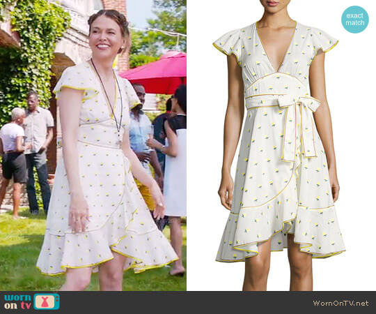 WornOnTV: Liza’s yellow tulip print dress on Younger | Sutton Foster ...