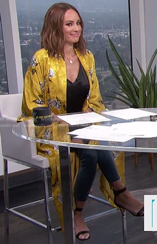 Catt’s yellow floral kimono on E! News Daily Pop