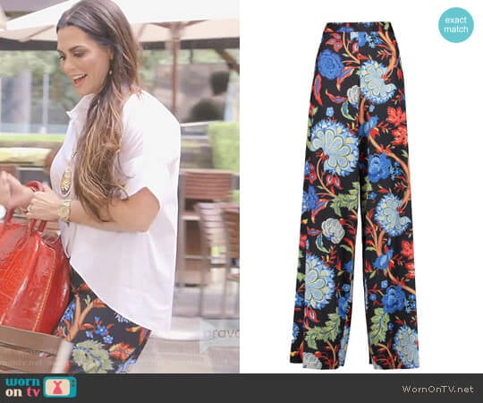 'Elinor' Printed Satin Wide-Leg Pants by Alice + Olivia worn by D’Andra Simmons on The Real Housewives of Dallas