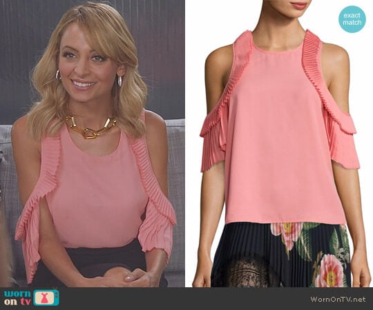 'Everly' Pleated Cold-Shoulder Top by Delfi Collective worn by Portia Scott-Griffith (Nicole Richie) on Great News