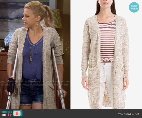 Max Studio London Duster Cardigan  worn by Stephanie Tanner (Jodie Sweetin) on Fuller House