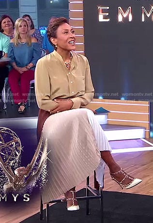 Robin’s beige blouse and brown pleated skirt on Good Morning America