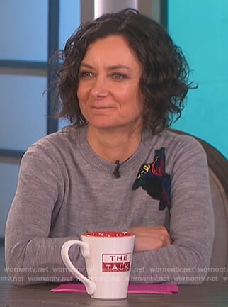 Sara’s grey patch sweater on The Talk