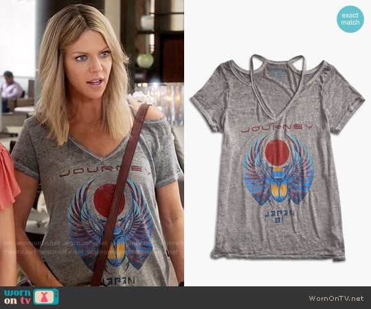 Lucky Brand Voyage Tee worn by Mackenzie Murphy (Kaitlin Olson) on The Mick