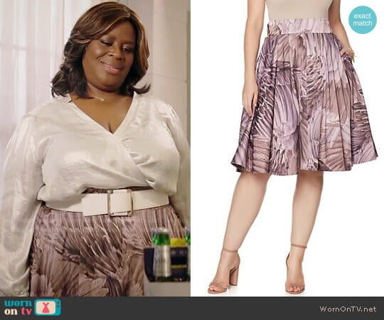 Melissa McCarthy Seven7 Pleated Full Skirt worn by Barbara (Retta) on Girlfriends Guide to Divorce