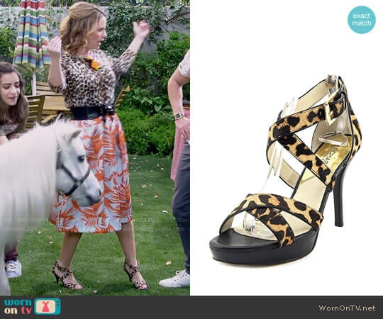 MICHAEL Michael Kors Evie Leopard Sandals worn by Kimmy Gibbler (Andrea Barber) on Fuller House