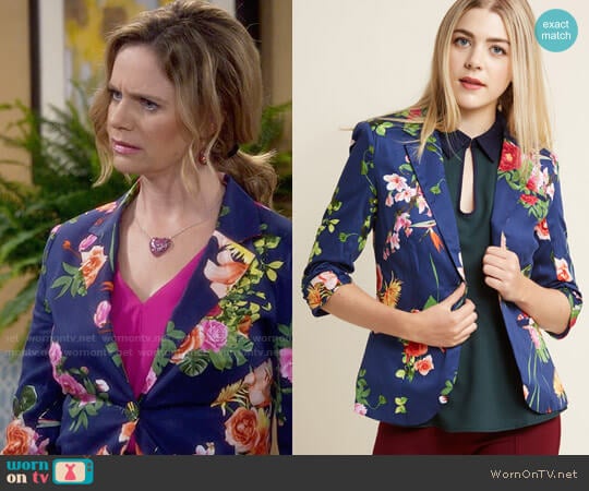 ModCloth Fab Floral Designer Blazer worn by Kimmy Gibbler (Andrea Barber) on Fuller House