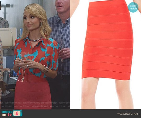 Alexa Sweater Skirt by BCBGMAXAZRIA worn by Portia Scott-Griffith (Nicole Richie) on Great News