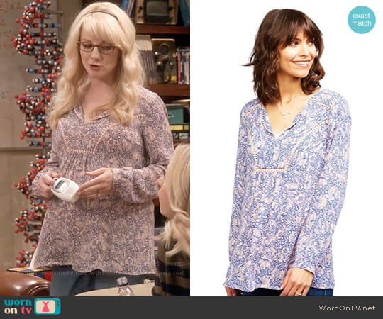 Daniel Rainn Decorative Trim Maternity Blouse worn by Bernadette Rostenkowski (Melissa Rauch) on The Big Bang Theory