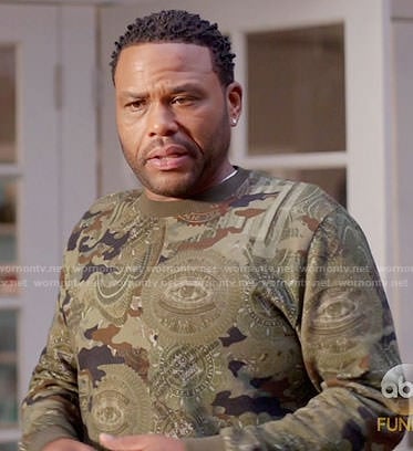 Andre's camouflage and eye print sweatshirt on Black-ish