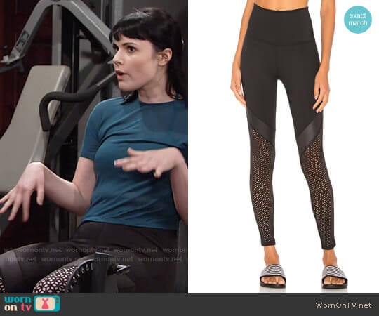 Beyond Yoga Perfect Angles Leggings worn by Tessa Porter (Cait Fairbanks) on The Young and the Restless