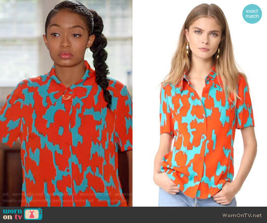 Diane von Furstenberg Print Stretch Silk Shirt worn by Zoey Johnson (Yara Shahidi) on Black-ish