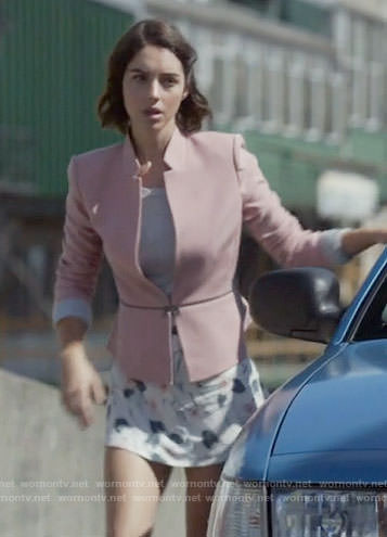 Ivy’s pink zip-waist jacket on Once Upon a Time