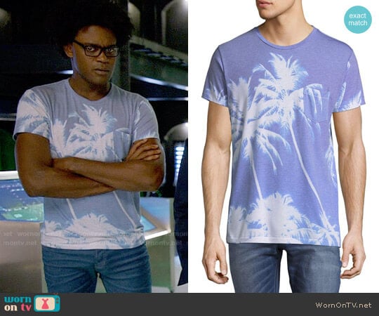 Sol Angeles Azure Pocket Tee worn by Curtis Holt (Echo Kellum) on Arrow