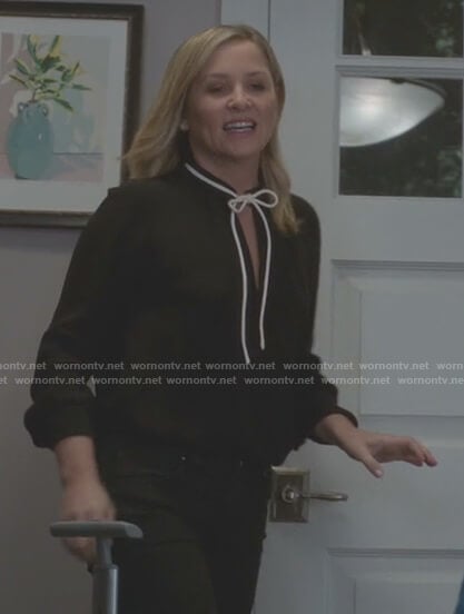 Arizona’s black tie neck blouse on Grey’s Anatomy