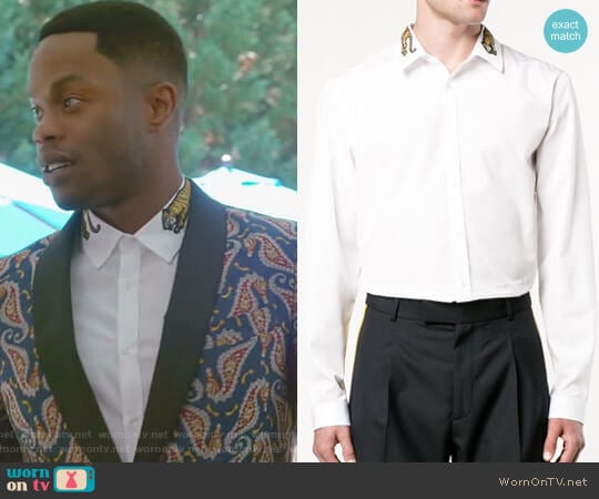 Duke shirt with tiger by Gucci worn by Jeff Colby (Sam Adegoke) on Dynasty