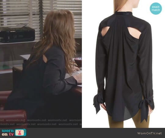 'Dylan' Shirt by Rag & Bone worn by Vanessa Cellucci (Leah Remini) on Kevin Can Wait