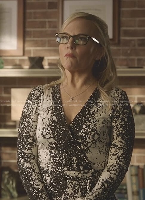 Linda’s black and white paint splash wrap dress on Lucifer