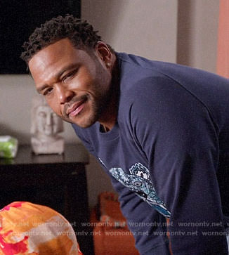 Andre’s blue tiger embroidered sweatshirt on Black-ish