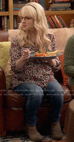 Bernadette’s floral maternity tunic on The Big Bang Theory