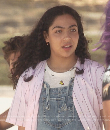 Molly’s pink striped button front top on Marvel’s Runaways