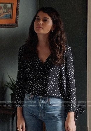 Sabrina’s black star print top with tie sleeves on The Mick