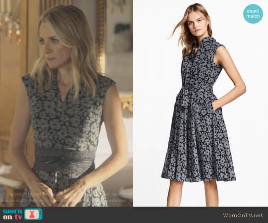 Floral-Print Glen Plaid Dress by Brooks Brothers worn by Janet Stein (Ever Carradine) on Marvels Runaways