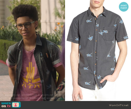 Black Paper Cranes Short Sleeve Shirt by Globe worn by Alex Wilder (Rhenzy Feliz) on Marvels Runaways