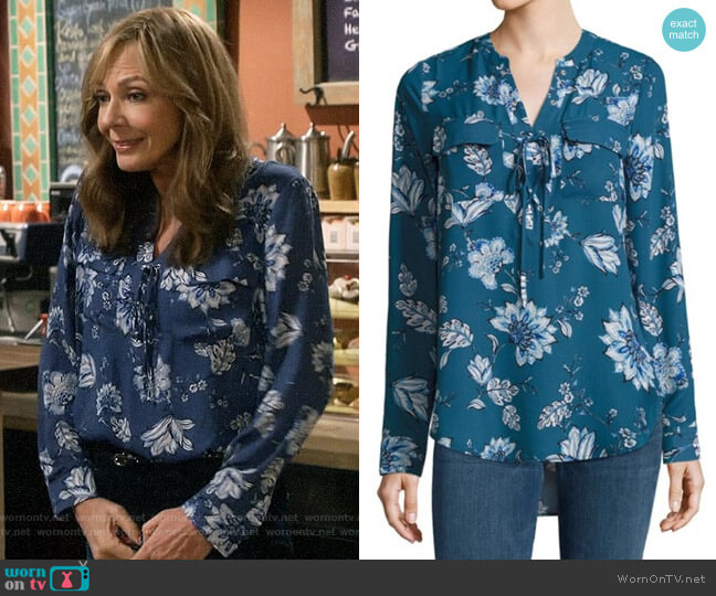 a.n.a. Lace Up Blouse in Legion Blue Floral worn by Bonnie Plunkett (Allison Janney) on Mom