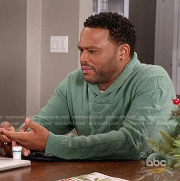 Andre's green cable knit sweater on Black-ish