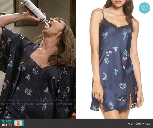 Natori Papillon Print Chemise worn by Bonnie Plunkett (Allison Janney) on Mom