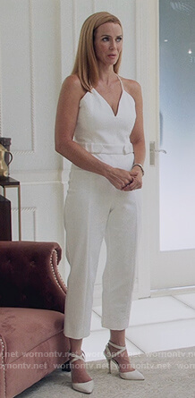 Leslie's white belted jumpsuit on Marvel's Runaways