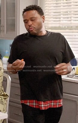 Andre’s black t-shirt with red plaid layer on Black-ish