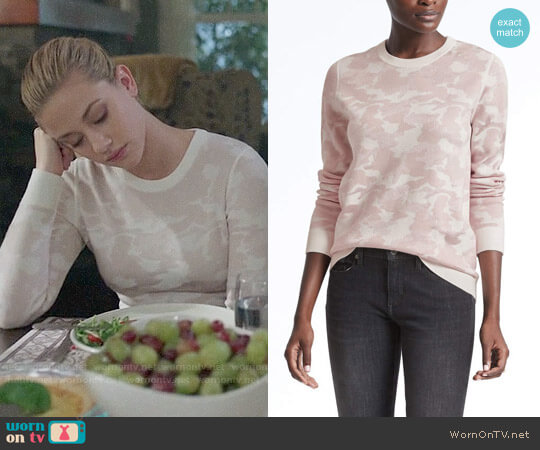 Banana Republic Camo Print Jacquard Crew worn by Betty Cooper (Lili Reinhart) on Riverdale