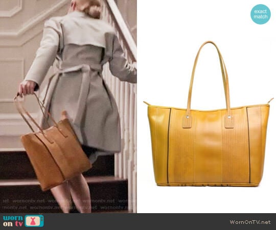 Elvis and Kresse Tote Bag worn by Stephanie 'Stevie' McCord (Wallis Currie-Wood) on Madam Secretary