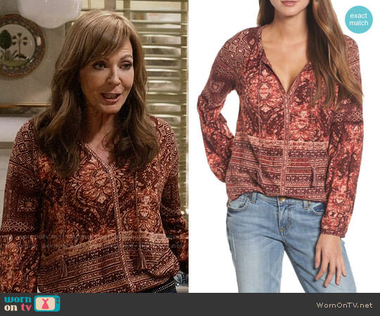 Lucky Brand Mixed Print Top worn by Bonnie Plunkett (Allison Janney) on Mom